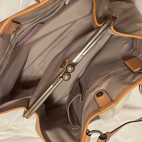 Coach Beige and Tan Shoulder Bag with Floral Accents - Picture 8 of 11